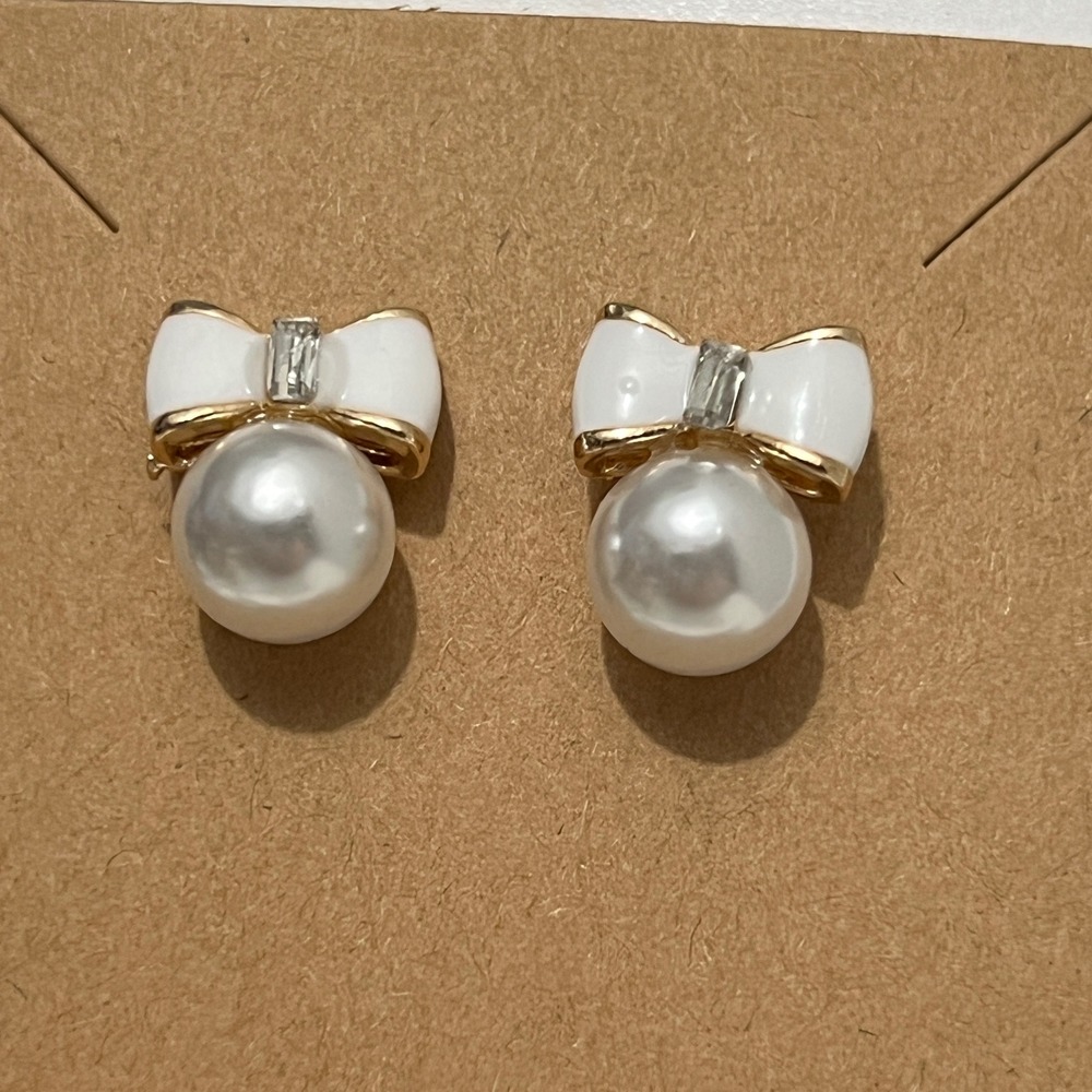 Dainty White Bow Pearl Drop Earrings Gold‎ Tone Metal enamel Elegant Womens